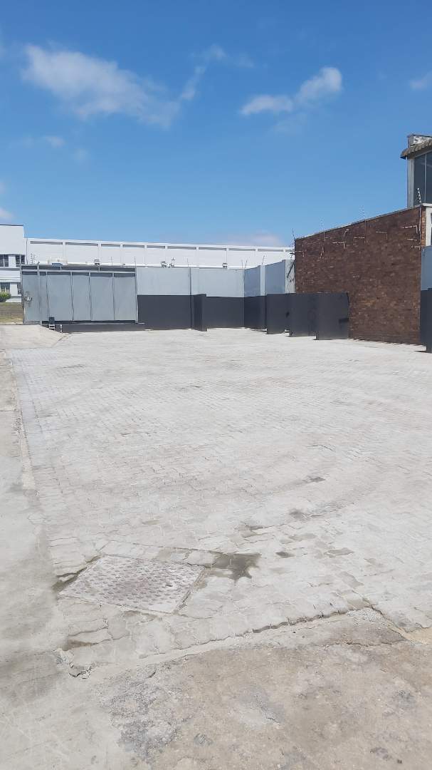 To Let commercial Property for Rent in Sidwell Eastern Cape